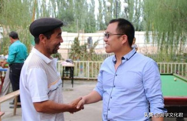 在人际交往中想要获得他人的尊重,在人际交往中一定要注意尊重对方