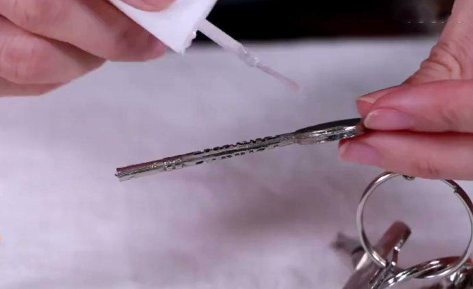 透明指甲油的五大妙用，小仙女都在传