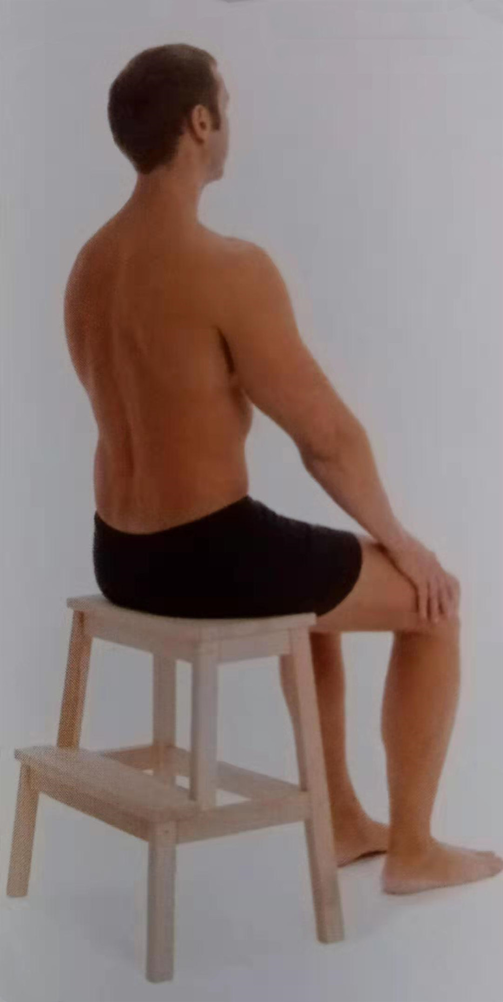 每天久坐不动用电脑，玩游戏腰酸背痛？教你几个简单动作迅速缓解