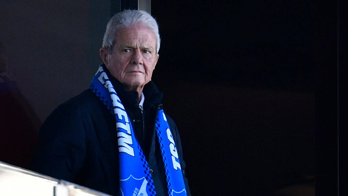 拜仁6连胜霍村,拜仁极端大闹霍村主场