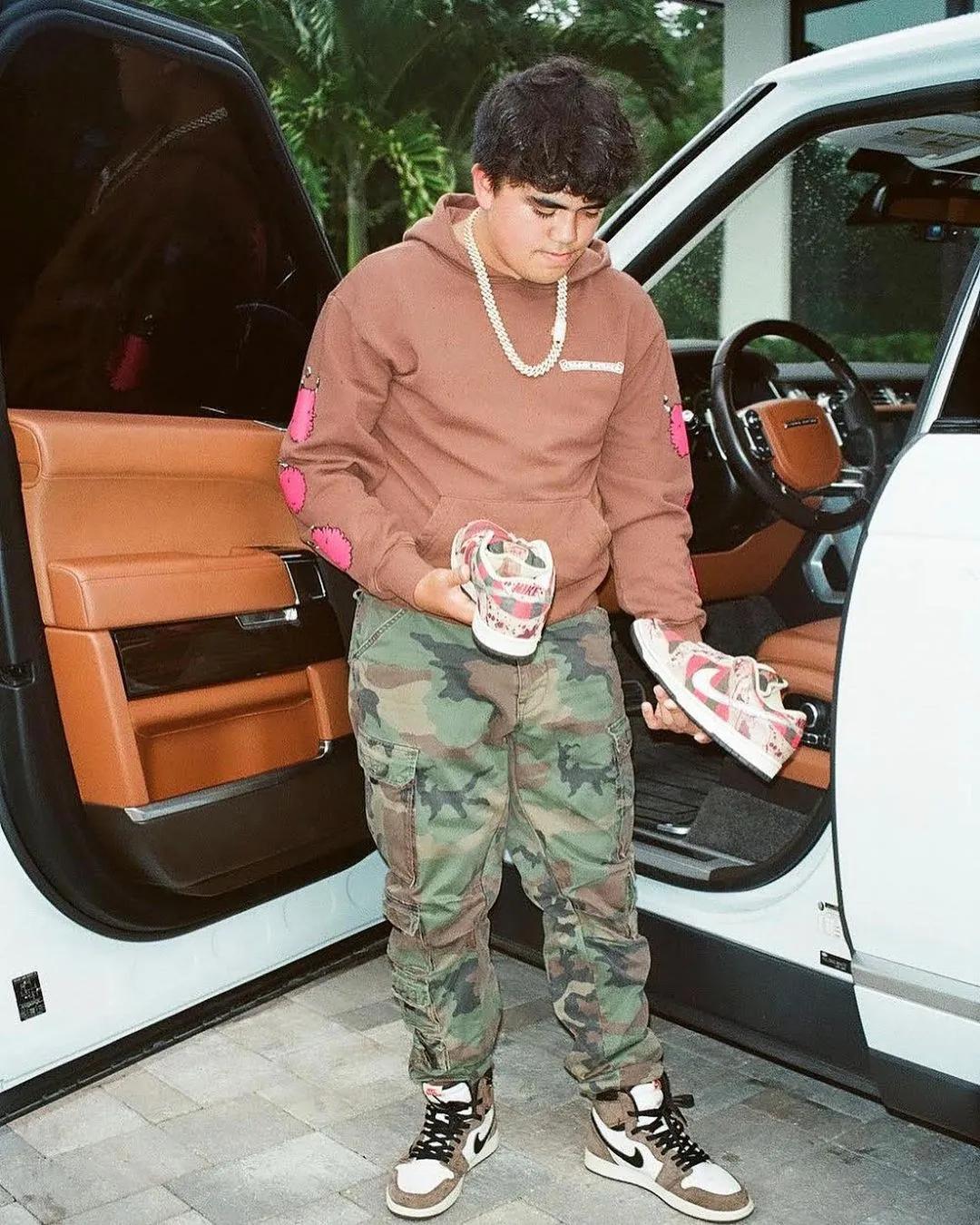 贝克汉姆儿子卖原味儿SupremexLV联名卫衣