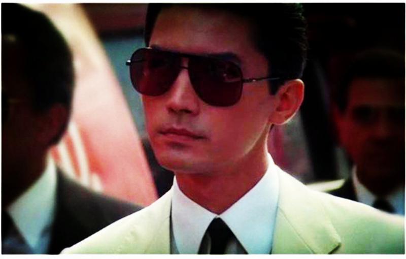 演员尊龙的近况,尊龙自带贵气风度翩翩