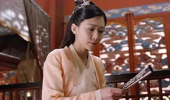 三生三世剧中的四个侍女，奈奈忠心，辛奴恶毒，而她心思最复杂