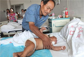 母乳宝宝咬妈妈怎么办,哺乳期宝贝咬妈妈怎么制止