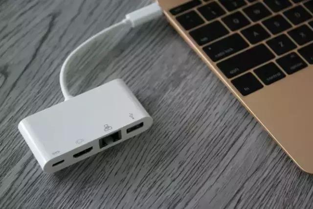 怎么选择显示器连接线,显示器主流接口