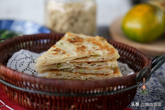 筋饼面怎么和面才松软,到底怎么和面打饼又软又有筋道