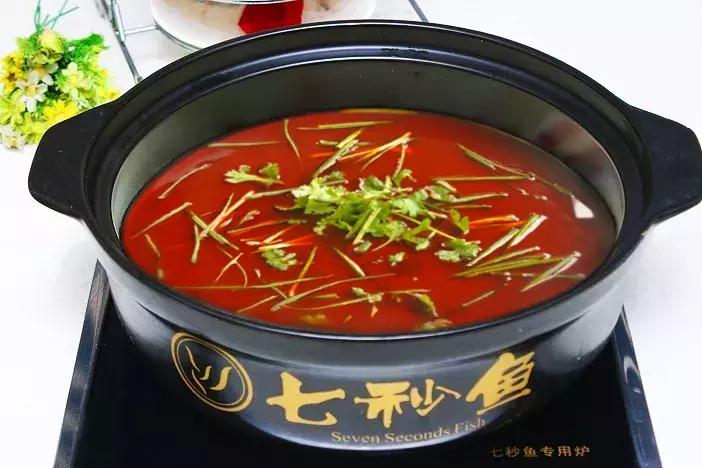 在六尺之巷,吃七秒之鱼,感受文化与美食的真谛