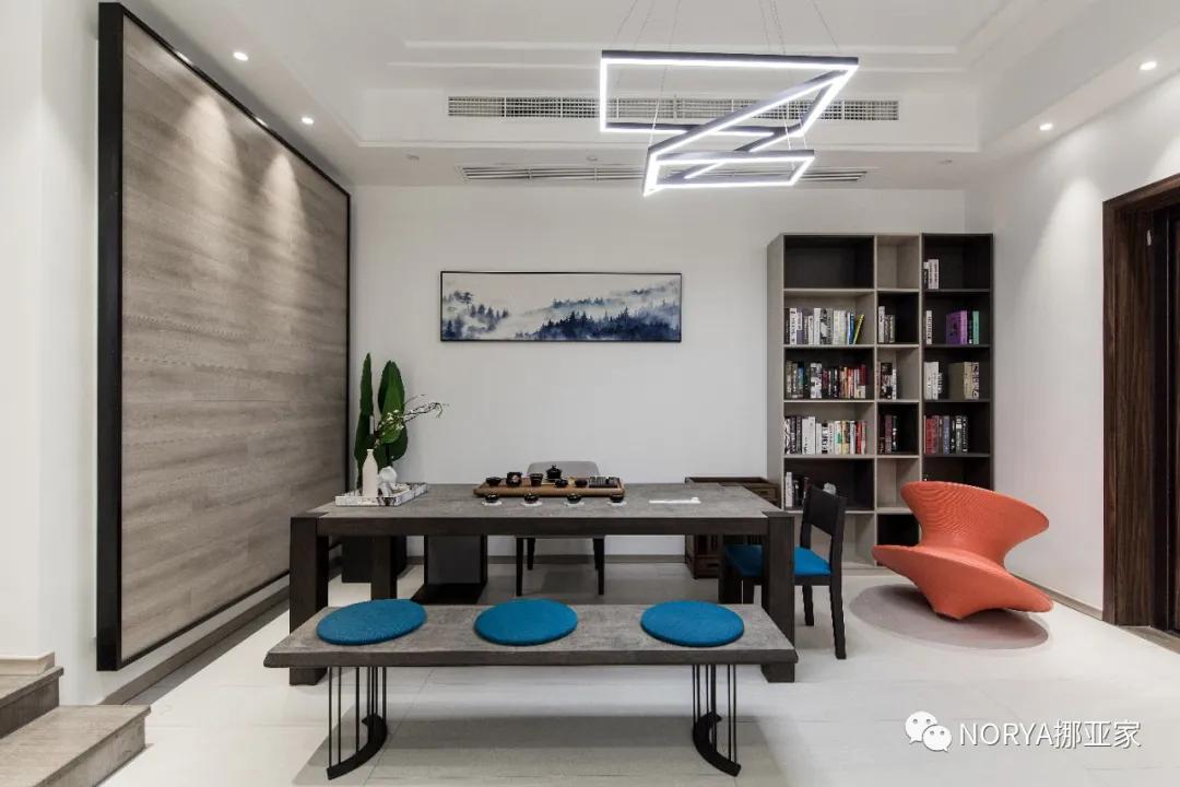 在客厅吃饭才能感觉到舒服,在客厅吃东西和饮料