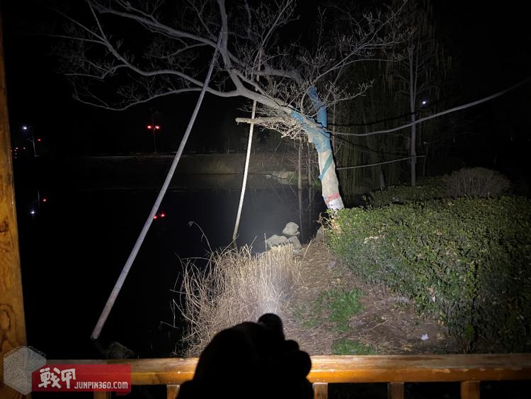 流明开拓者c30手电筒,开拓者c33手电黄光