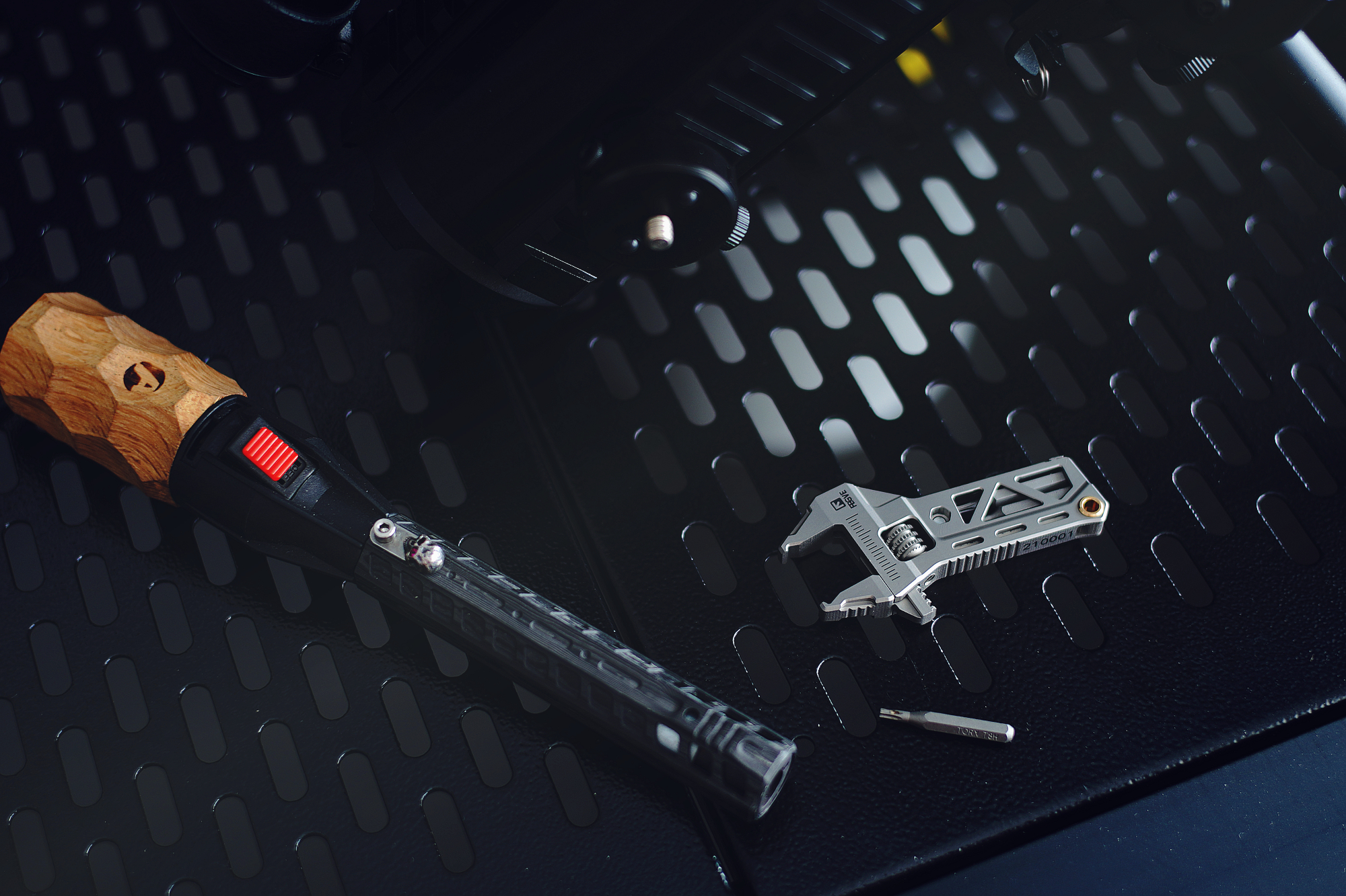 实力与颜值并存，FEGVE费戈EDC多功能扳手“斐板”上新