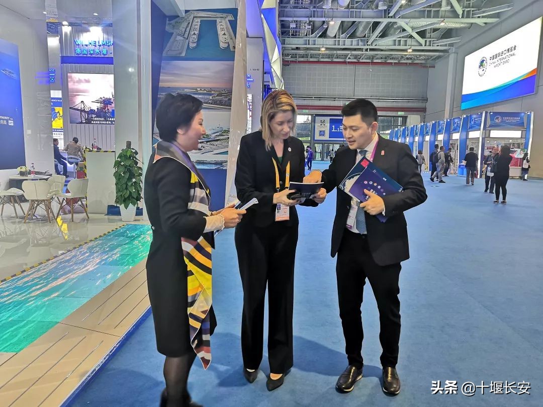 黄世仁杨白劳现场演出,杨白劳与黄世仁大学生辩论会