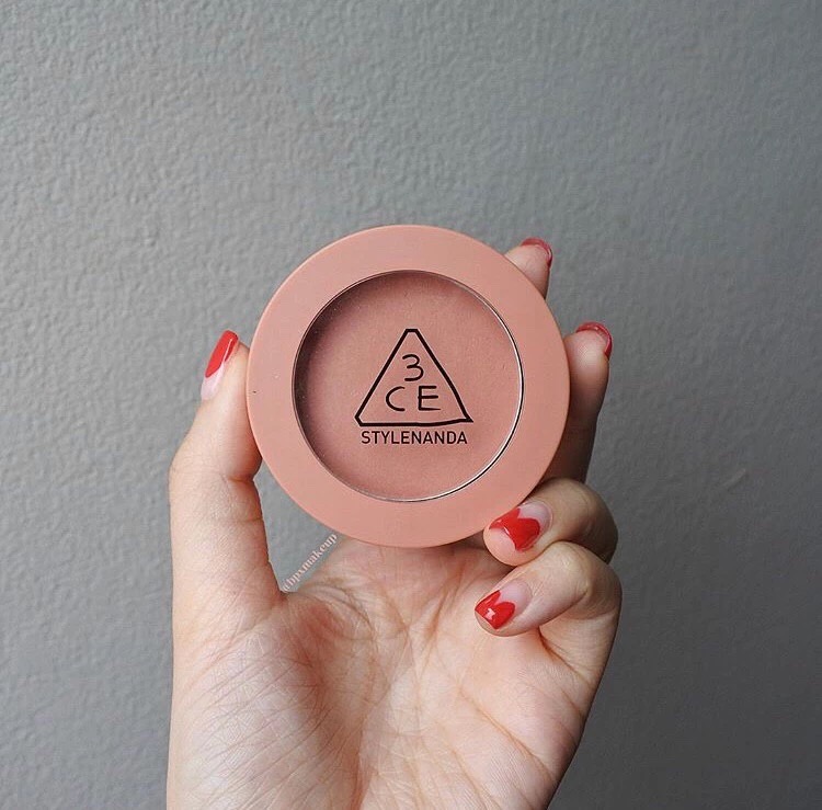 黄皮怎样选腮红颜色显白,买过的腮红