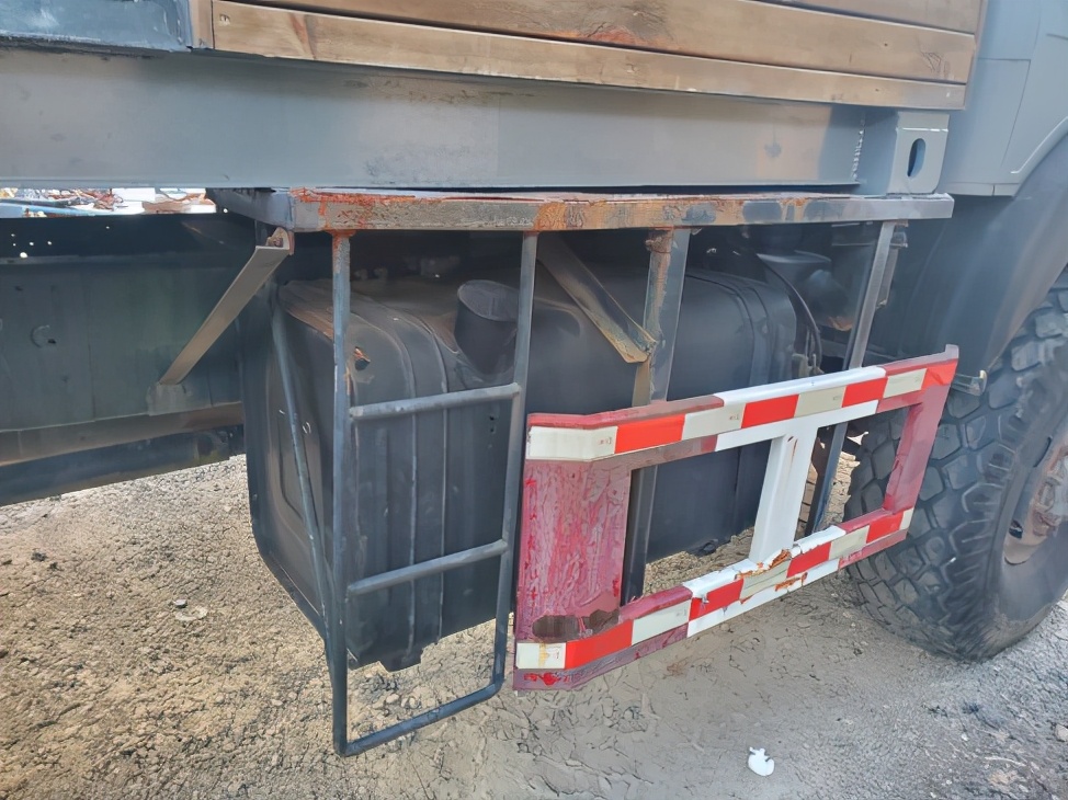 奔驰重卡和国产重卡哪个好,奔驰重卡有多厉害