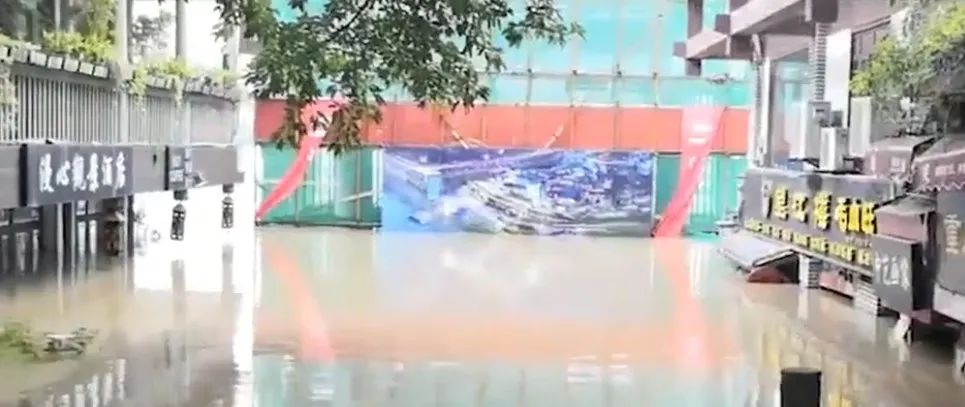 号外!重庆网红磁器口旁惊现无人区,网红打卡地缘何沦为空城?