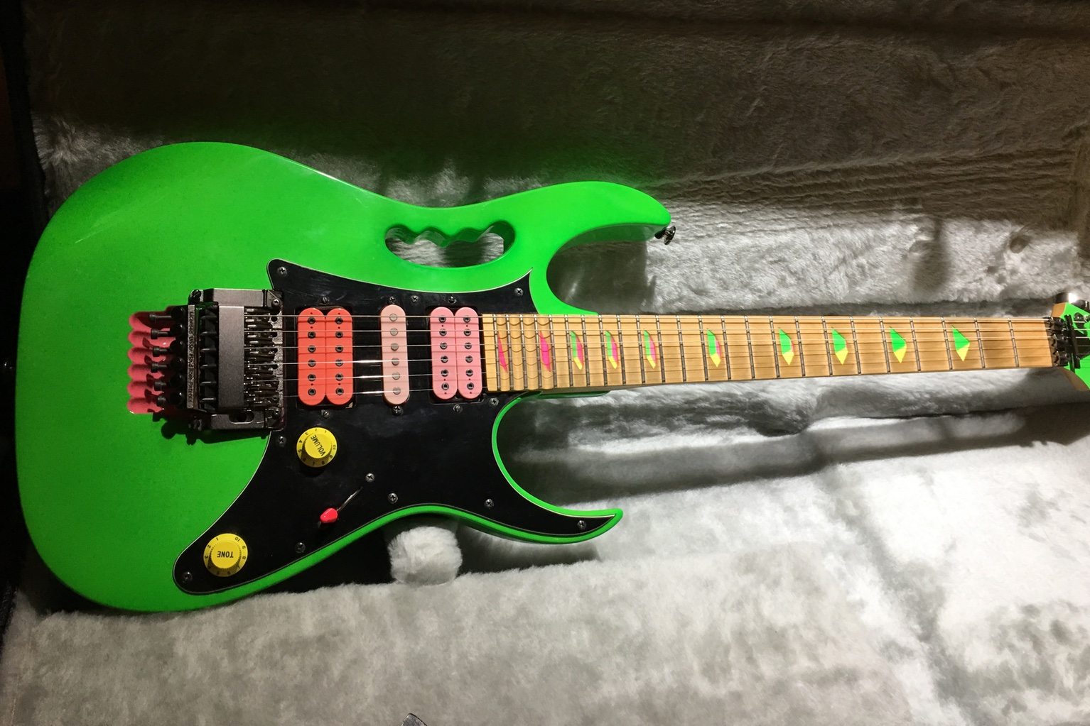 2016年停产的吉他,2024年最新款吉他