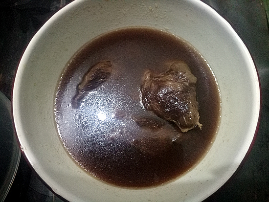 老师傅教你卤牛肉，掌握3招，牛肉不散不干，筋道弹牙，百吃不厌