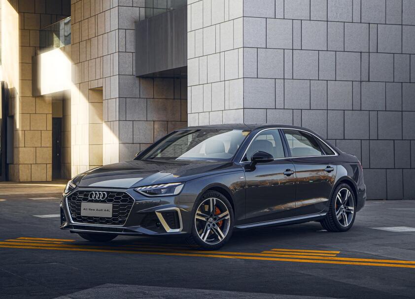 奥迪a4l45四驱quattro值不值得买,车评人买奥迪a4