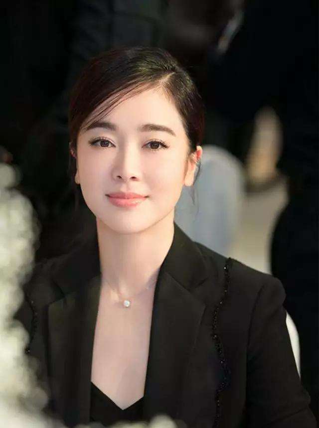 左小青嫁给大二十岁富豪,左小青最后嫁给富豪了吗