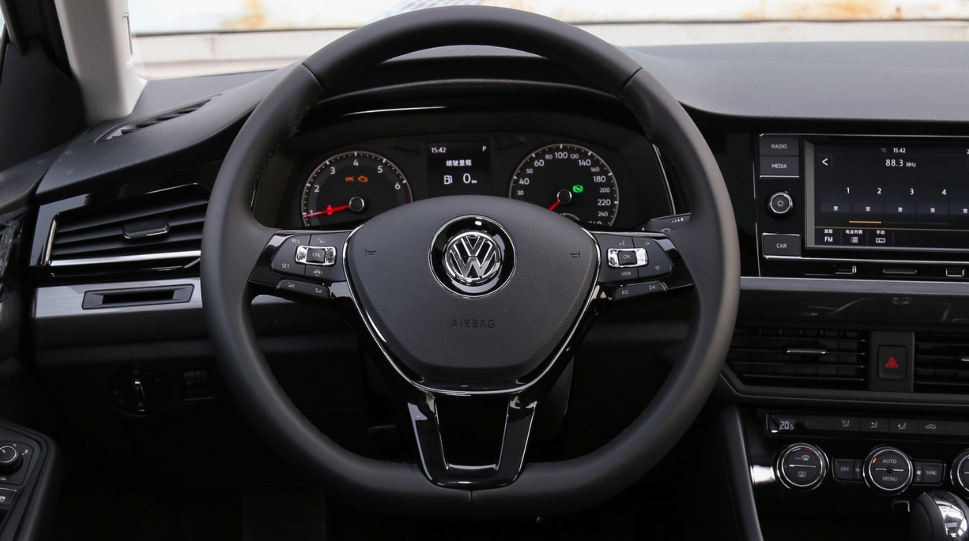 大众宝来19款碰撞,新款大众宝来安全系数