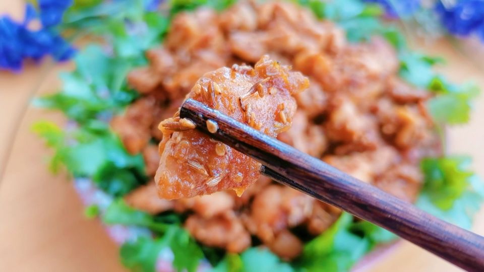 不用炭火不用烤箱也能做烧烤,家庭版木炭烤羊排烤箱做法