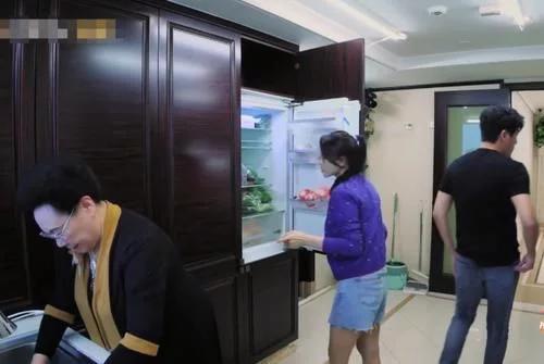 坐拥8家连锁餐厅、一年550万天价租房！原来姐姐们乘风破浪的底气都是自己给的|幸福热议