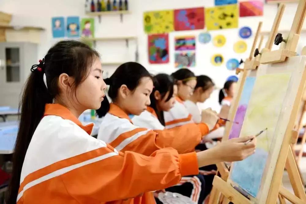 东联小学:“春雨乐园润物无声”