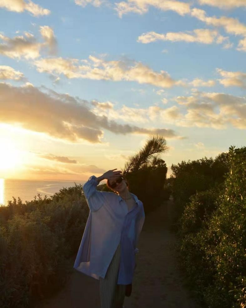 秋天最容易带火的“梦巴黎”，藏不住的法式高级金色魅力