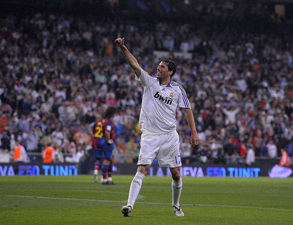 他是荷甲、英超、西甲的最佳射手，欧冠进球效率超梅罗的禁区之王