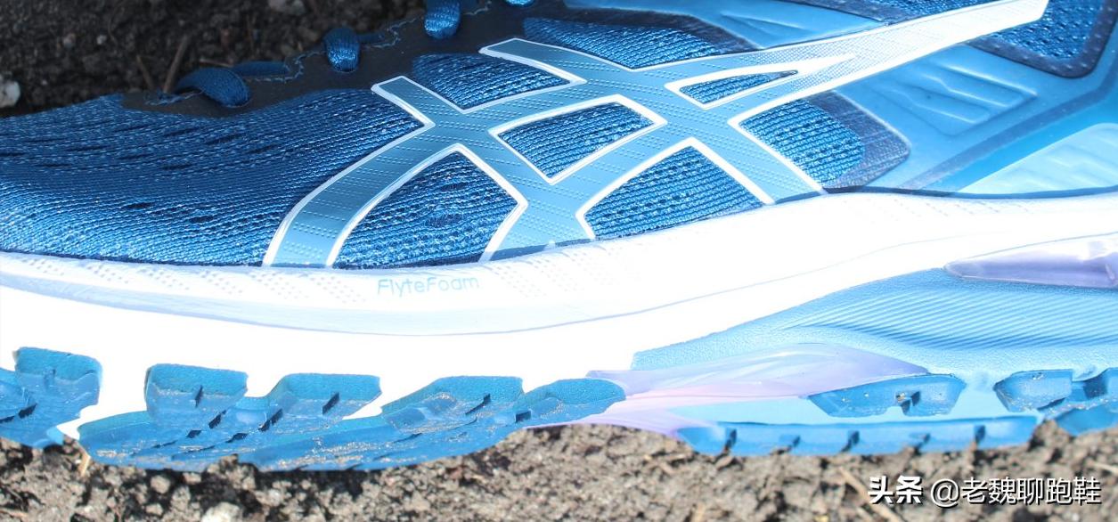 美津浓和亚瑟士入门,亚瑟士美津浓同级别对比