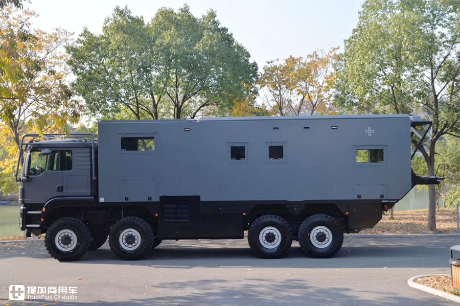 顶级越野房车8x8阿莫迪罗双层,移动的钢铁城堡