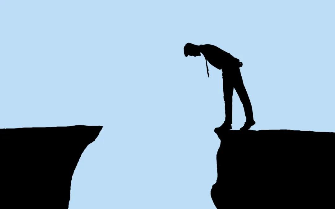 一手“拔草”,一手“恰饭”,测评博主的终局,大概率是翻车?