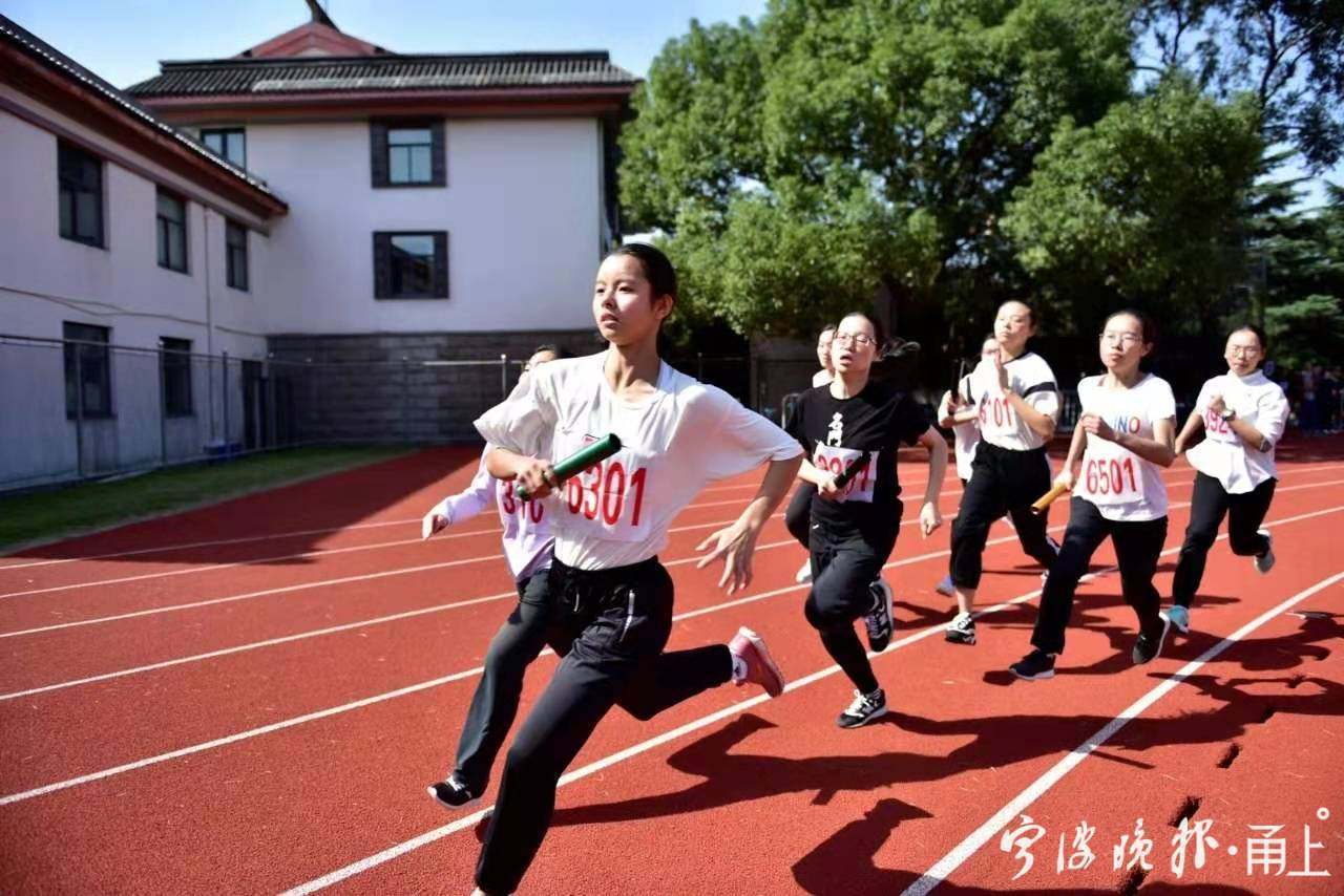 既是学霸又是国服打野,既是学霸又是校霸双男主