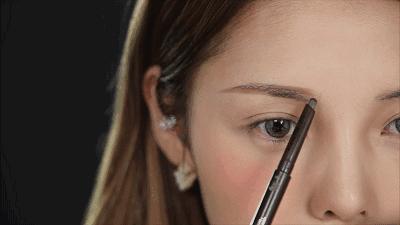 圆脸变锥子脸化妆技巧,教你圆脸化妆瘦脸技巧大全