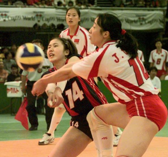 中国女排奋斗经历简短20字,排球运动简史中国女排