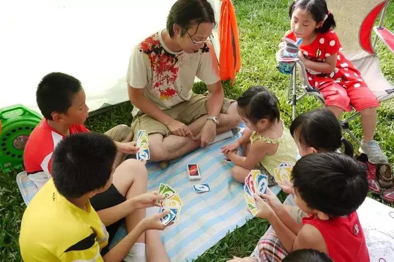 小猪佩奇去露营中英文字幕,小猪佩奇告诉了我们什么道理