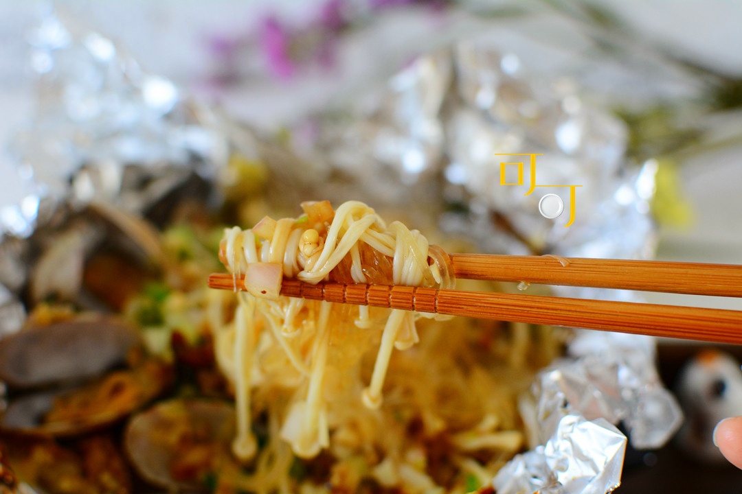 锡纸花甲粉什么样的人群最爱吃,这么冷的天来碗热乎乎的花甲粉