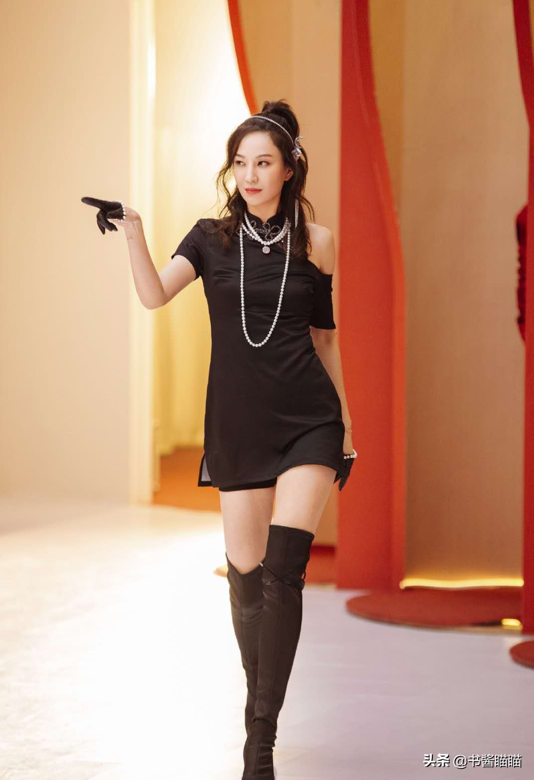 港星郑希怡,本就不富裕的家庭雪上加霜流行语