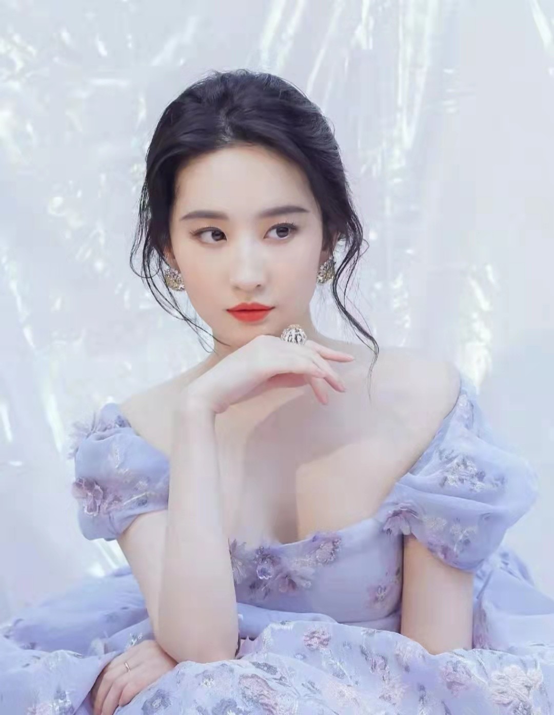 赵丽颖的眼睛属于什么眼型,杨幂赵丽颖眼型