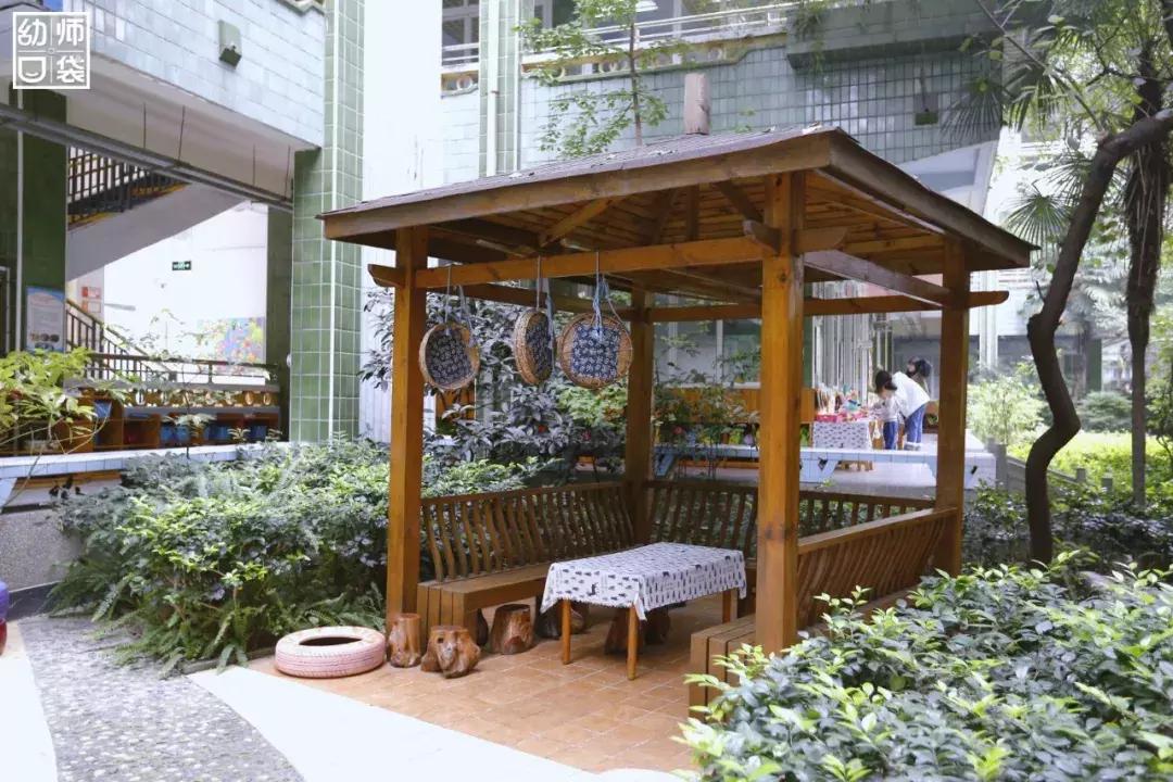 空间小、经费不足、面临*迁拆**，这家幼儿园却给出了满分的环境