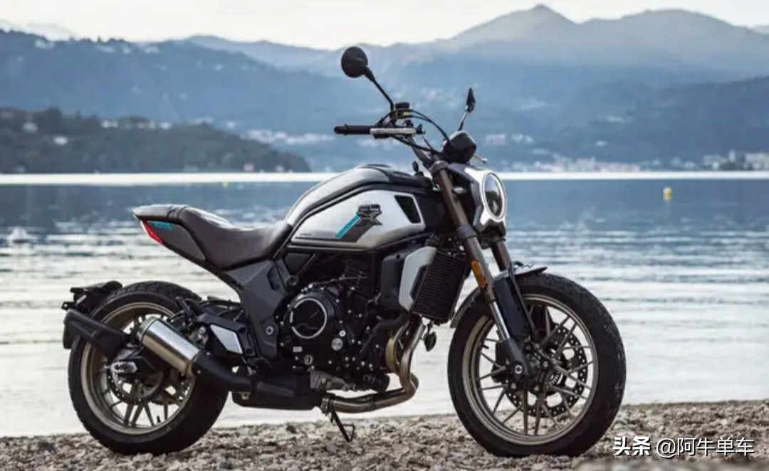 春风700clx复古版图片,春风clx700改复古圆灯