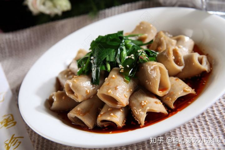 山药蛋和莜面栲栳栳,只有莜面栲栳栳还有个山药蛋