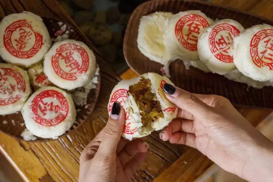 天津特色美食天津煎饼果子 (天津风味小吃三绝)