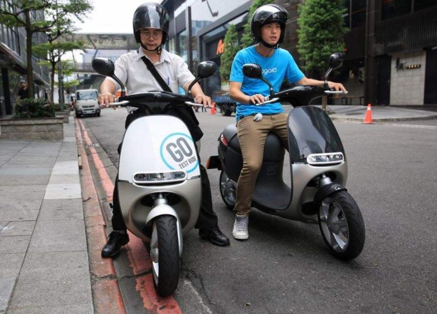 电动车真空胎气嘴根部漏气怎么办,电动车真空胎加了自补液还是漏气