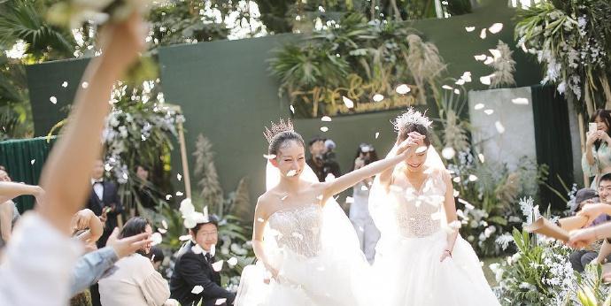 爱，无关于其他，只关乎你我。