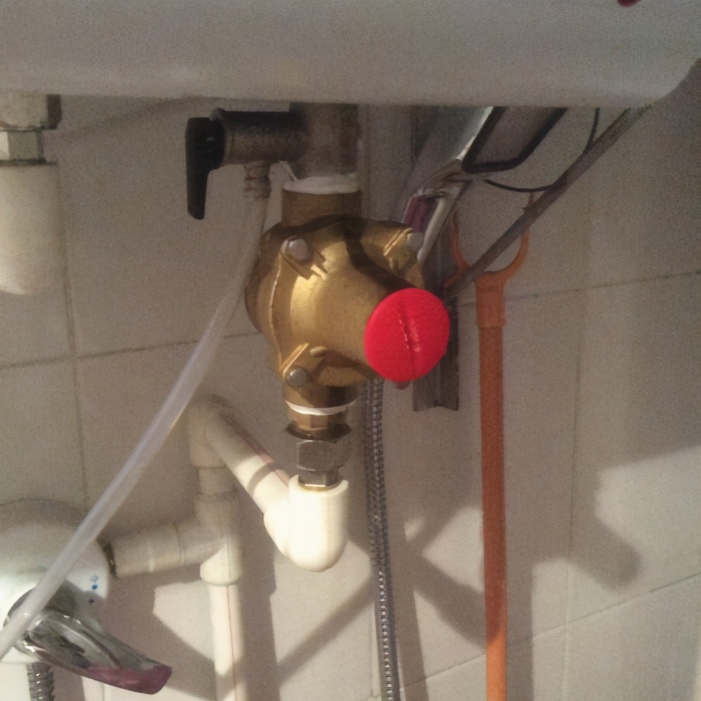 电热水器安全用电常识,电热水器爆炸需要满足几个条件