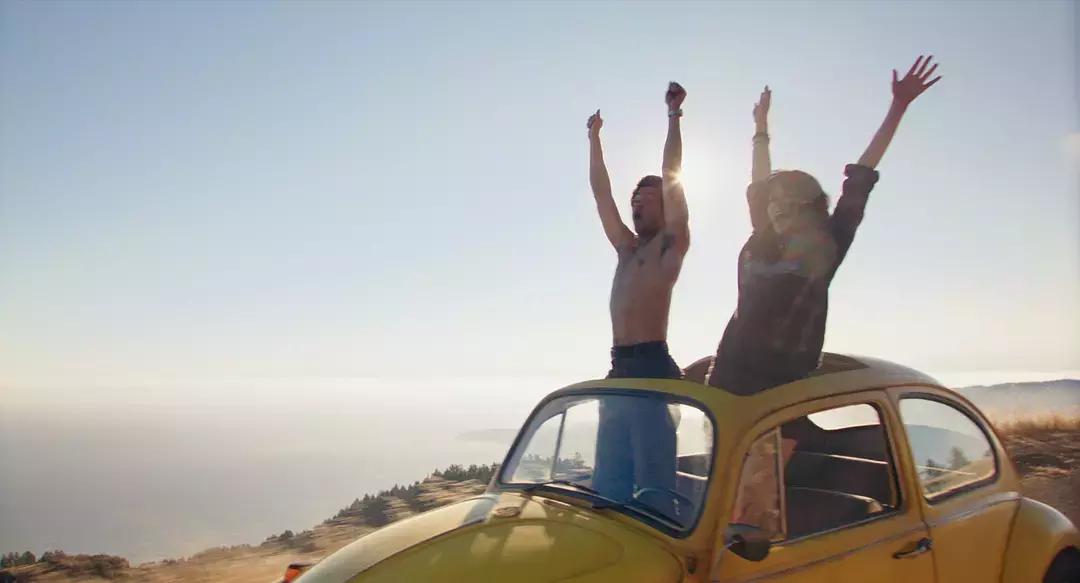 上映首日获得单日票房第一的佳绩,大黄蜂最新上映消息