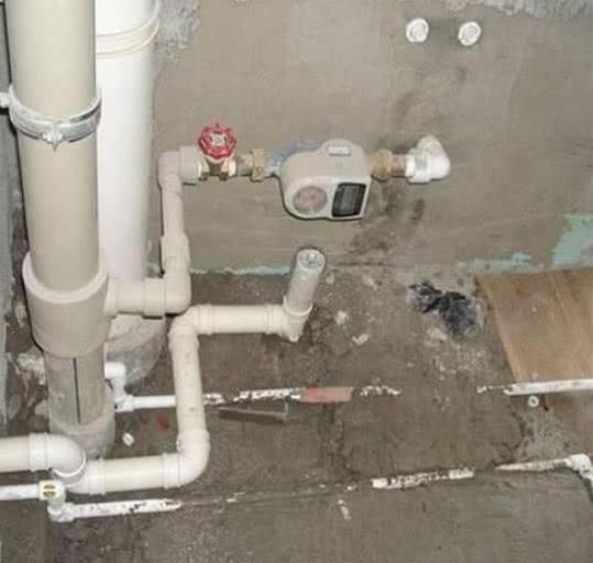 楼上卫生间漏水漏到楼下怎么处理,三楼卫生间漏水漏到二楼怎么解决