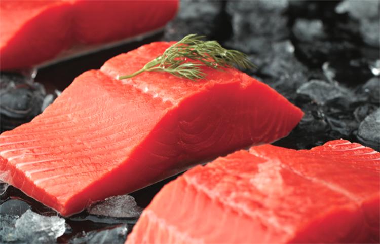 生吃三文鱼腥不腥,三文鱼怎样吃更好吃更简单