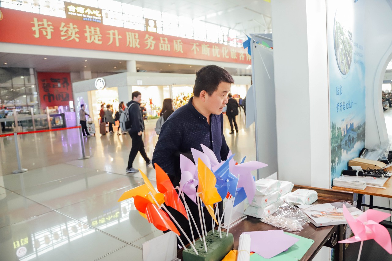 这个小镇承载了所有的童年跟青春,这座小镇承载了太多的回忆