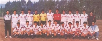 读读江苏足球风雨25年的故事，欢笑中带着泪光！